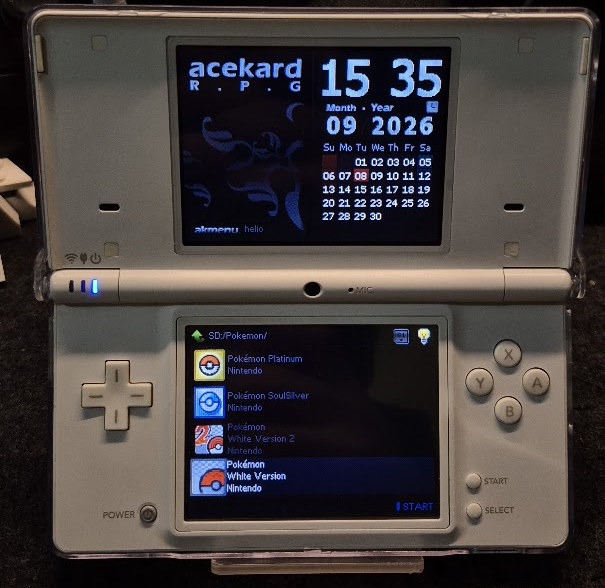 Meu DSi aberto no menu do R4